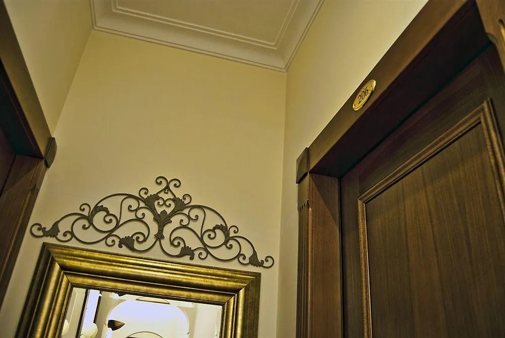 Beau Site - Antica Residenza Hotel Rome 4*,  Italy